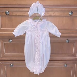 NWOT - Petit Ami Pink Preemie Gown